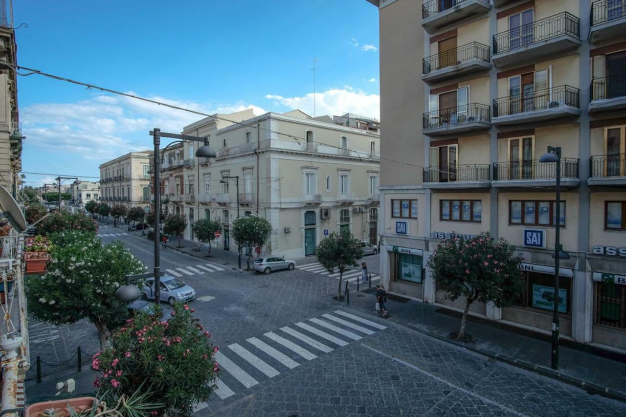 Two Steps Ortygia Apartment Сиракуза Екстериор снимка
